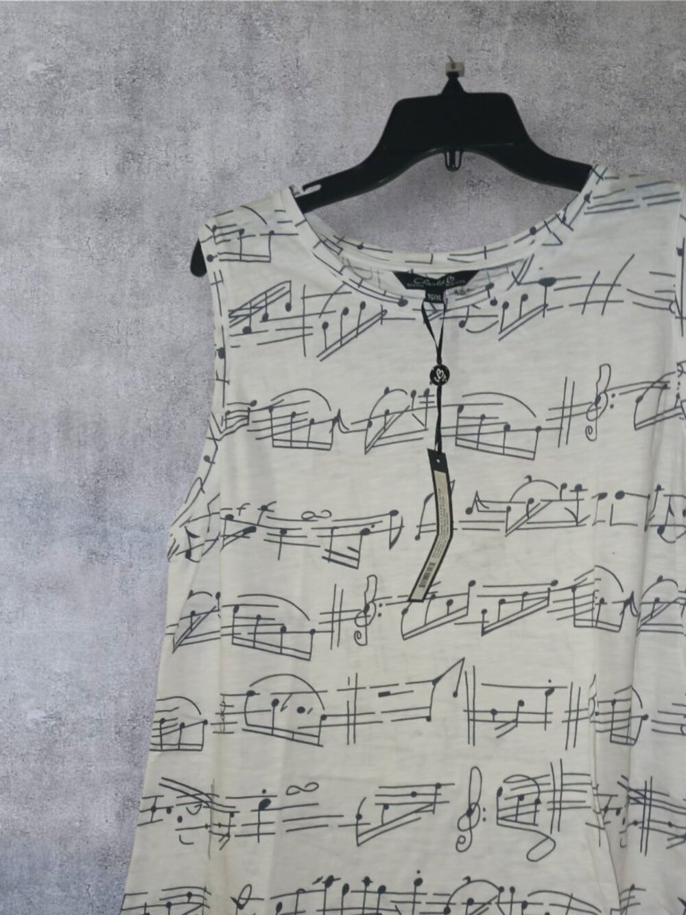 Charlie B Music Notes Sleeveless Top Size XL NWT